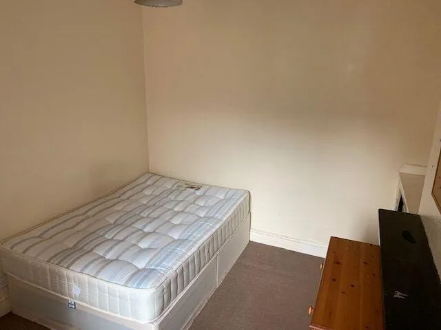 5 bedroom terraced house for rent