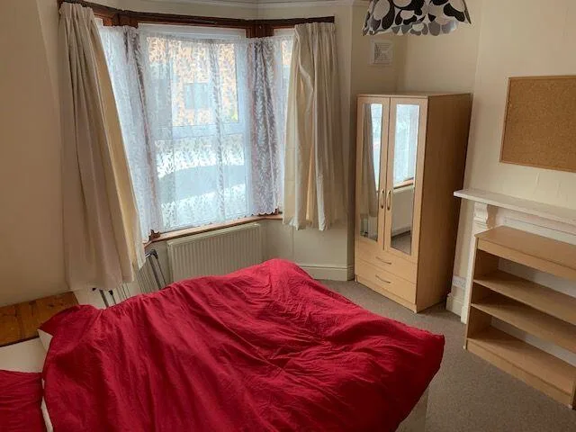 5 bedroom terraced house for rent