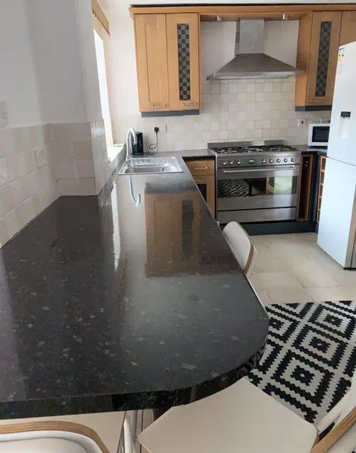 5 bedroom terraced house for rent