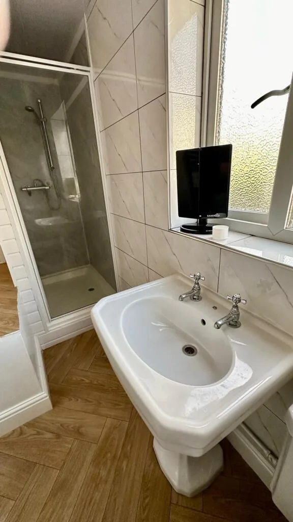 5 bedroom terraced house for rent