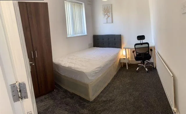 5 bedroom terraced house for rent