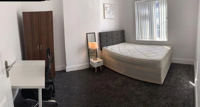 5 bedroom terraced house for rent