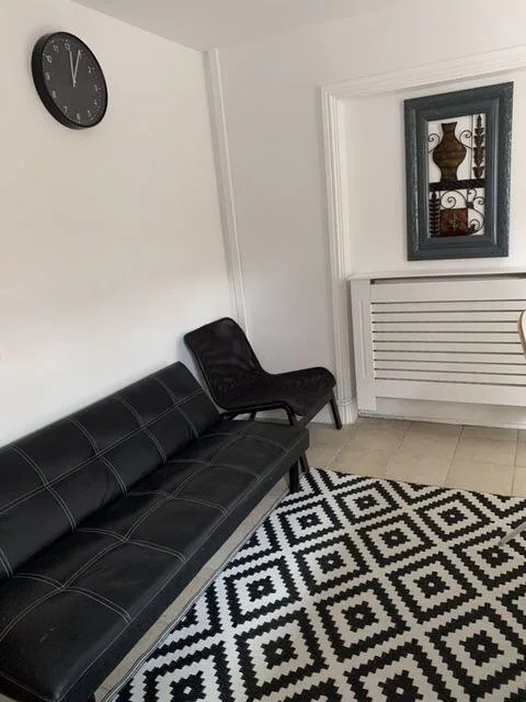 5 bedroom terraced house for rent