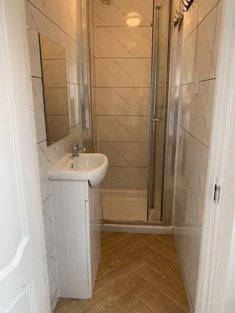 5 bedroom terraced house for rent
