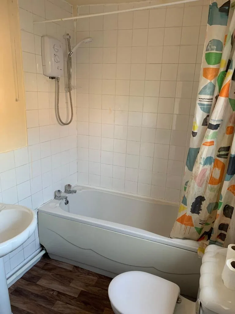 5 bedroom terraced house for rent