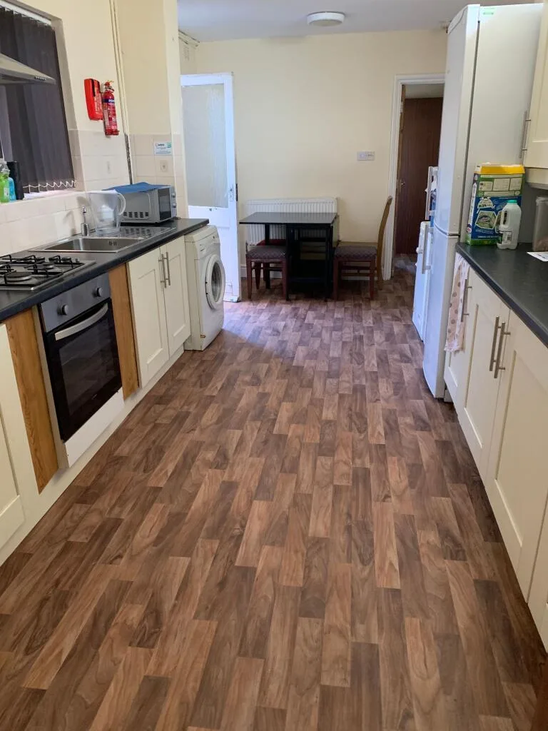 5 bedroom terraced house for rent