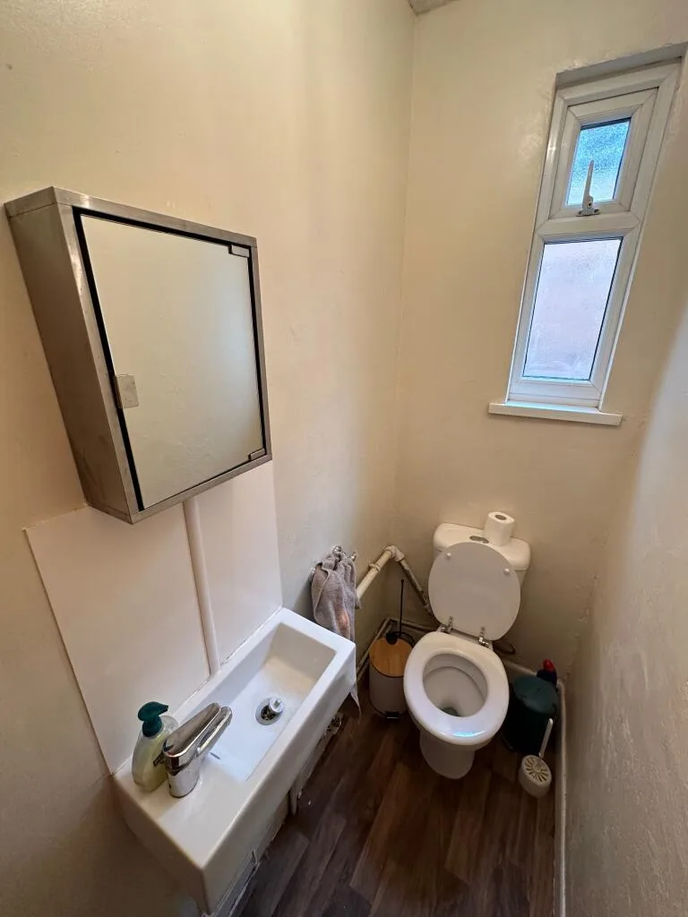 5 bedroom terraced house for rent