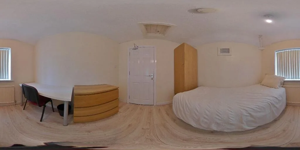 5 bedroom semi-detached house for rent