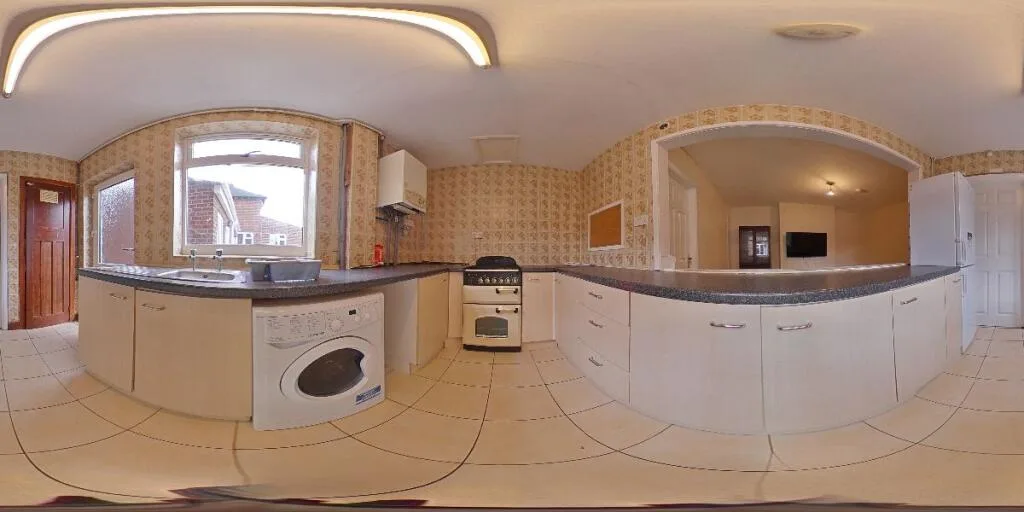 5 bedroom semi-detached house for rent