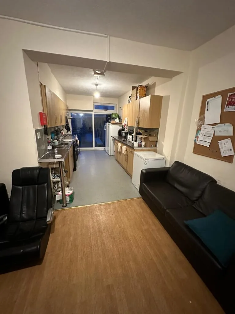 6 bedroom terraced house for rent