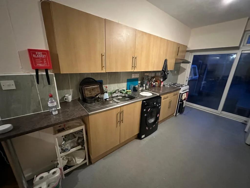 6 bedroom terraced house for rent