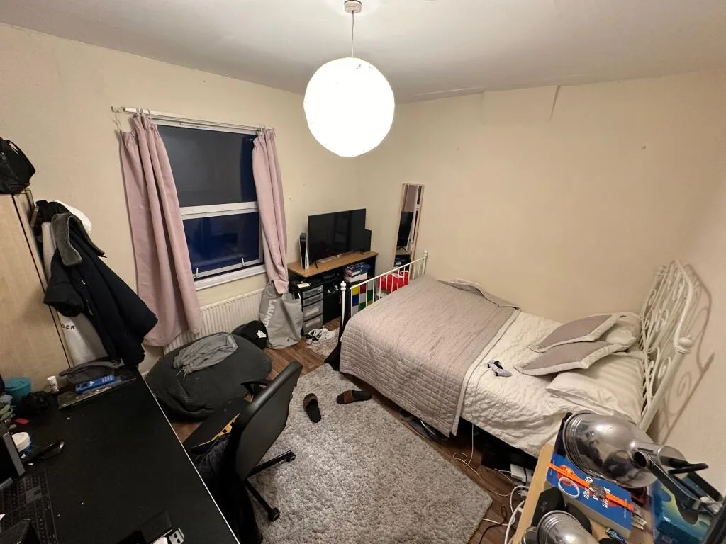 6 bedroom terraced house for rent