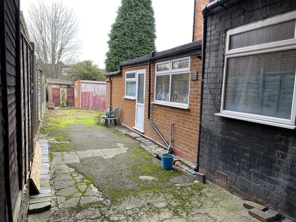 5 bedroom house for rent