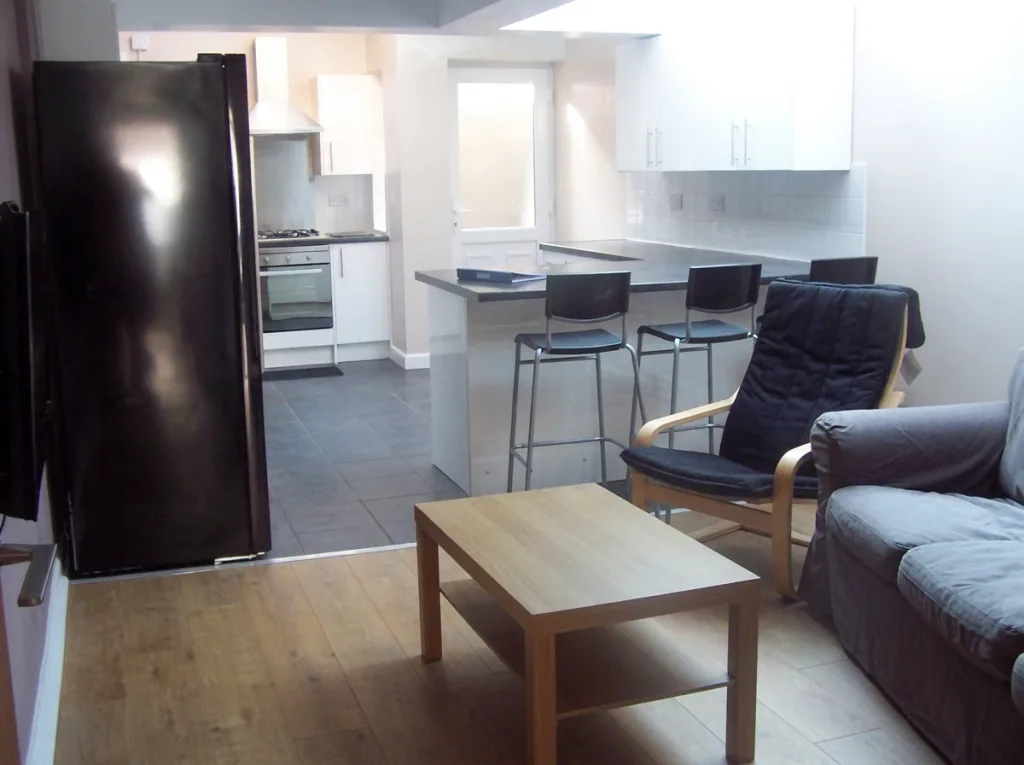 5 bedroom house for rent