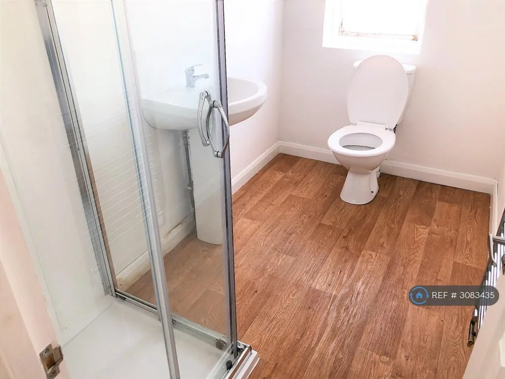 6 bedroom terraced house for rent