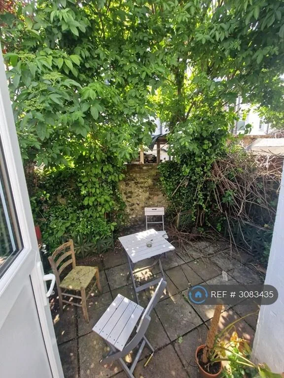 6 bedroom terraced house for rent