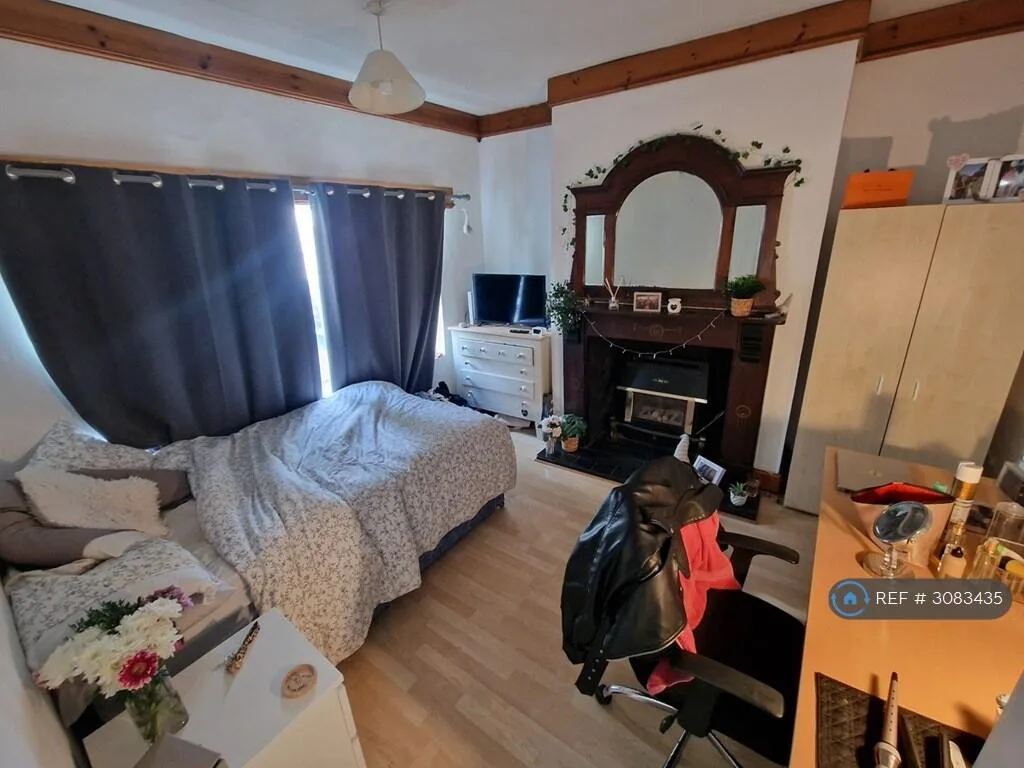 6 bedroom terraced house for rent