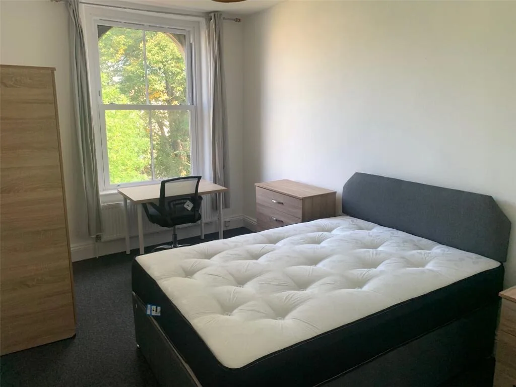 5 bedroom apartment for rent