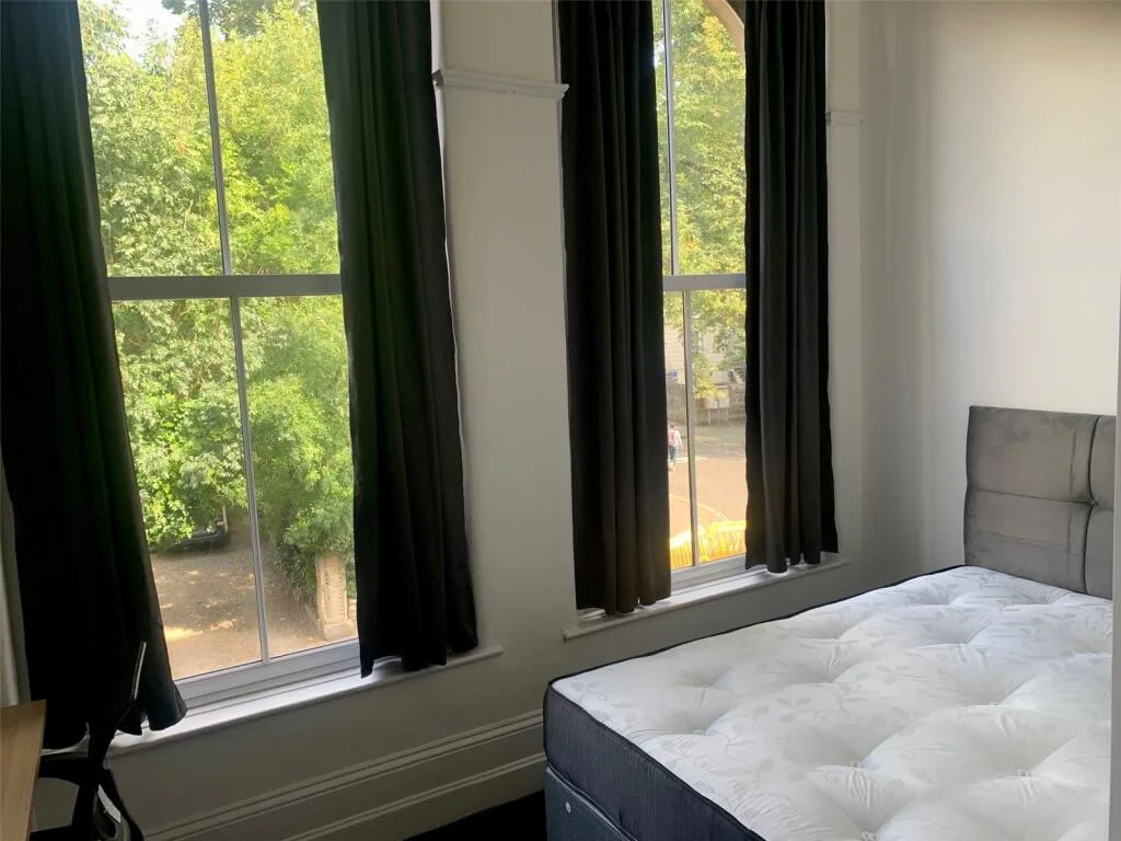 5 bedroom apartment for rent