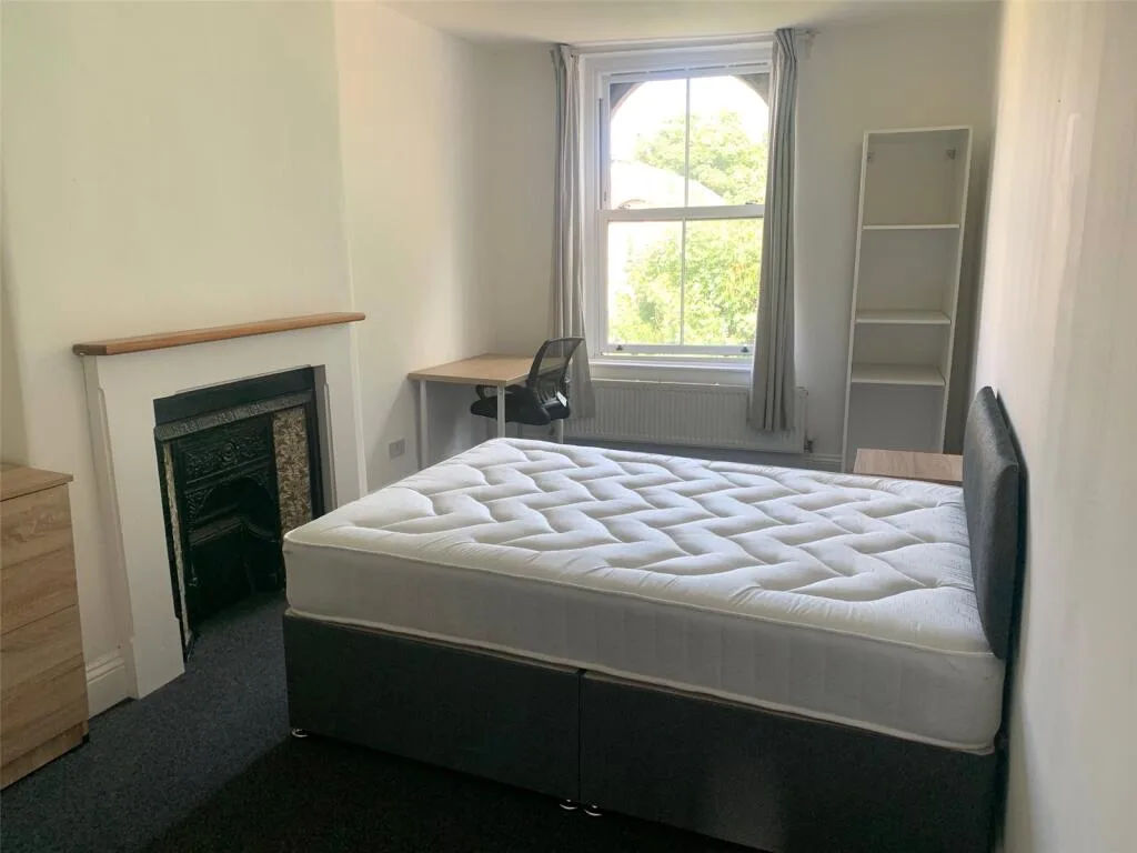 5 bedroom apartment for rent