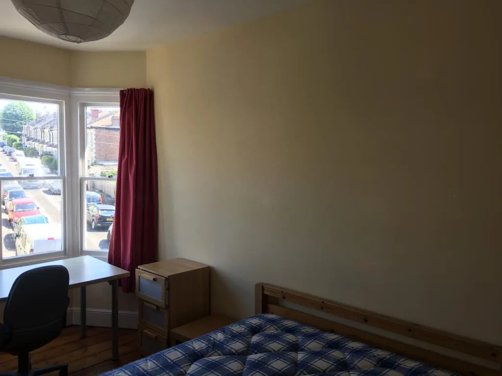 6 bedroom house for rent
