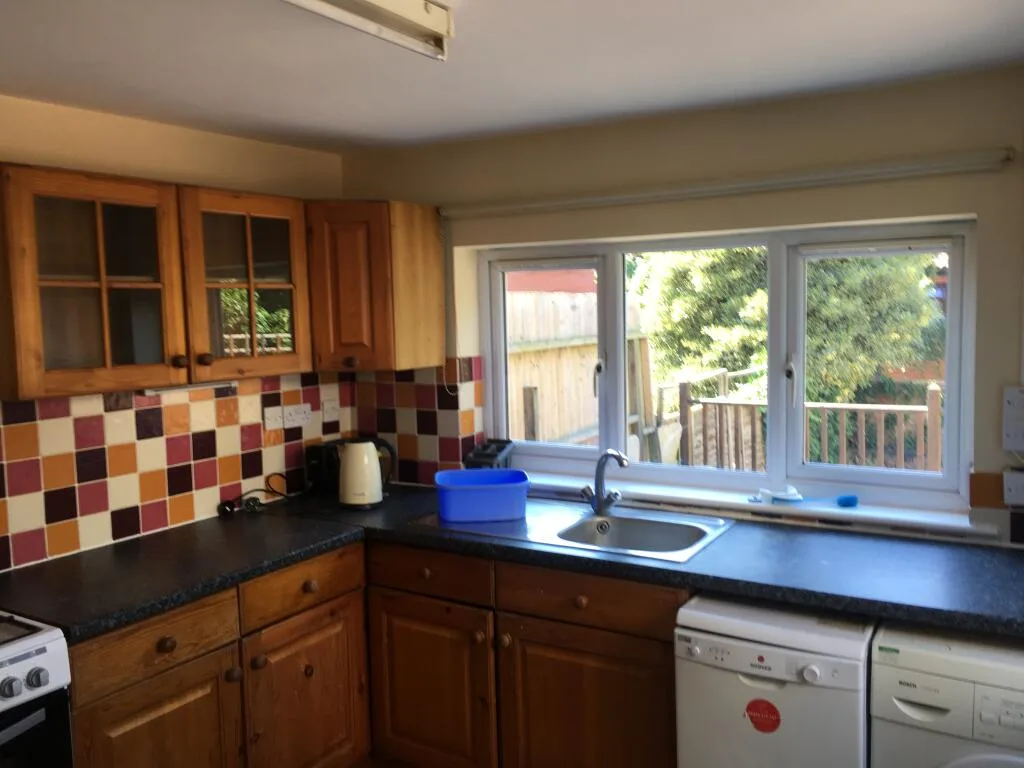 6 bedroom house for rent