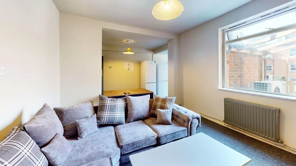 9 bedroom flat for rent