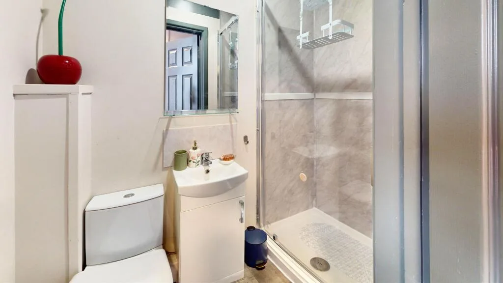 9 bedroom flat for rent