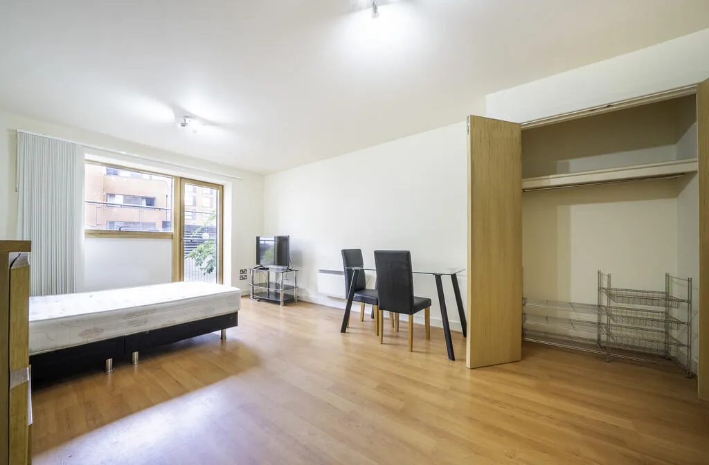 Studio flat for rent