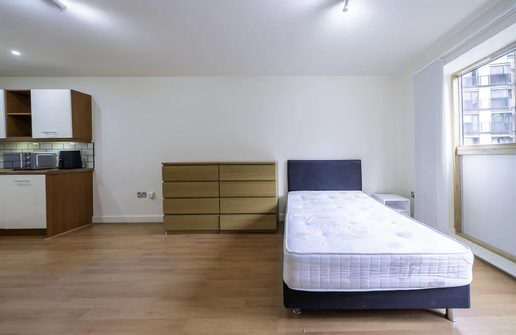 Studio flat for rent