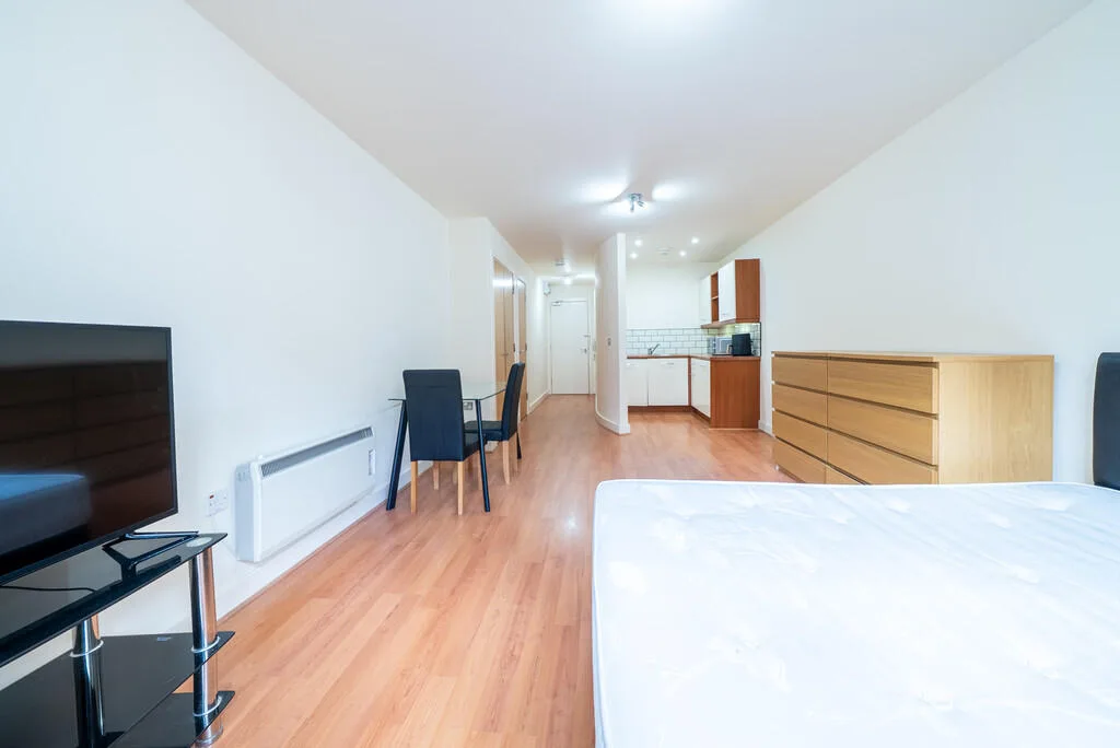 Studio flat for rent