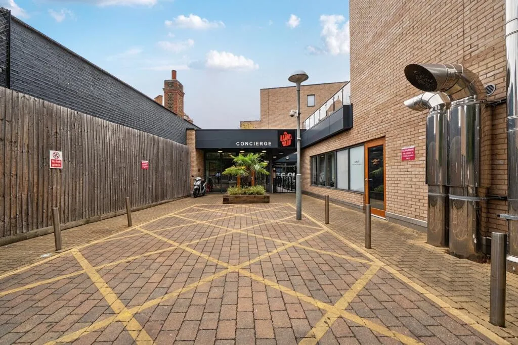 3 bedroom flat for rent