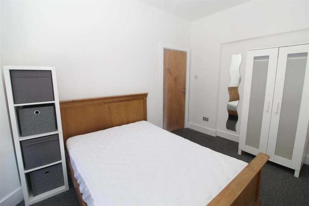 5 bedroom house for rent