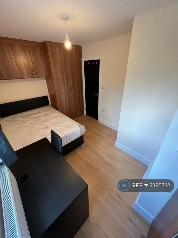 4 bedroom maisonette for rent