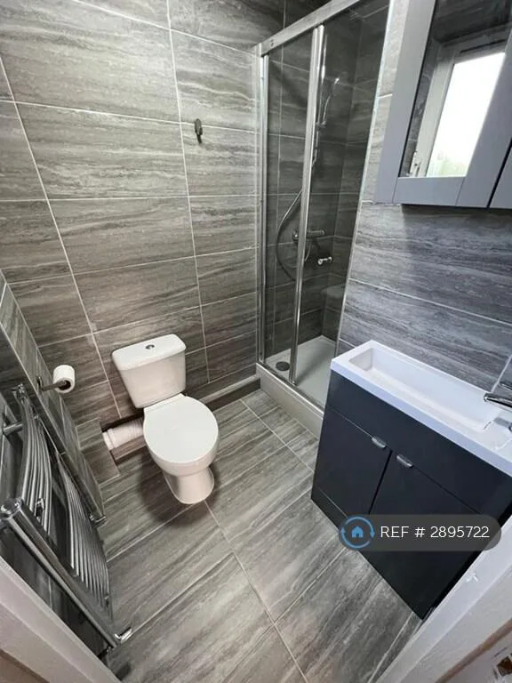 4 bedroom maisonette for rent