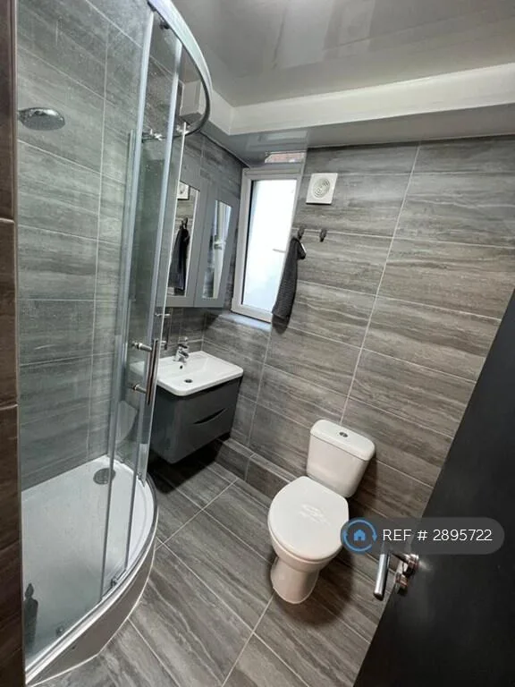 4 bedroom maisonette for rent