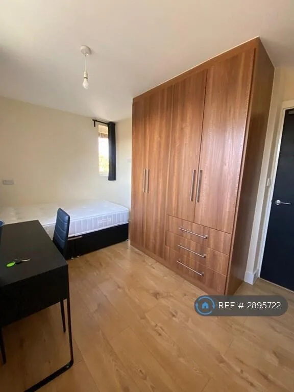4 bedroom maisonette for rent
