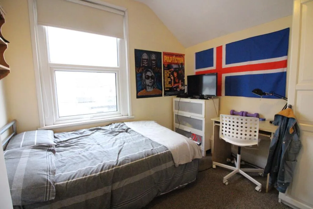 5 bedroom terraced house for rent