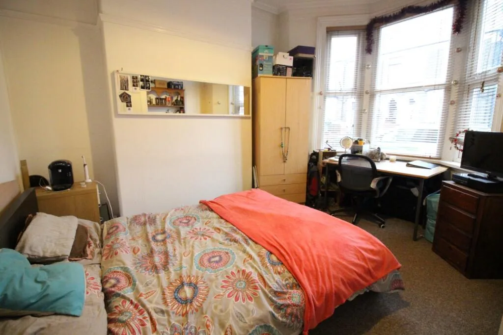5 bedroom terraced house for rent