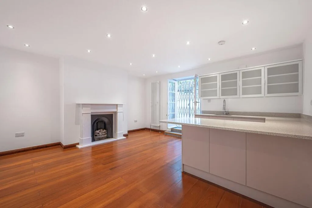 5 bedroom terraced house for rent