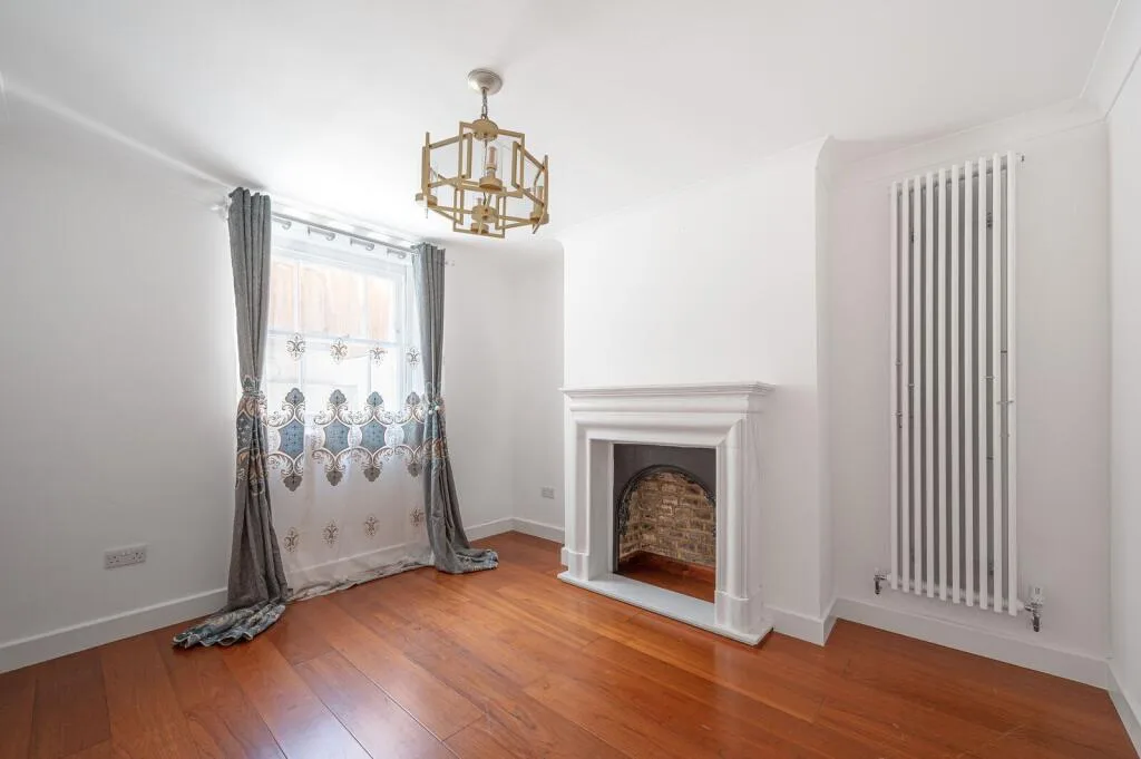 5 bedroom terraced house for rent