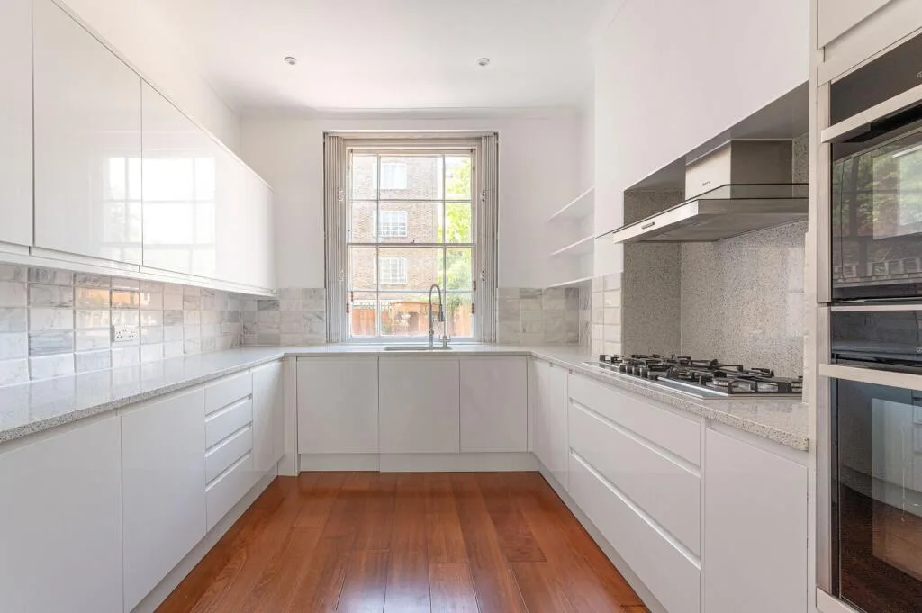 5 bedroom terraced house for rent