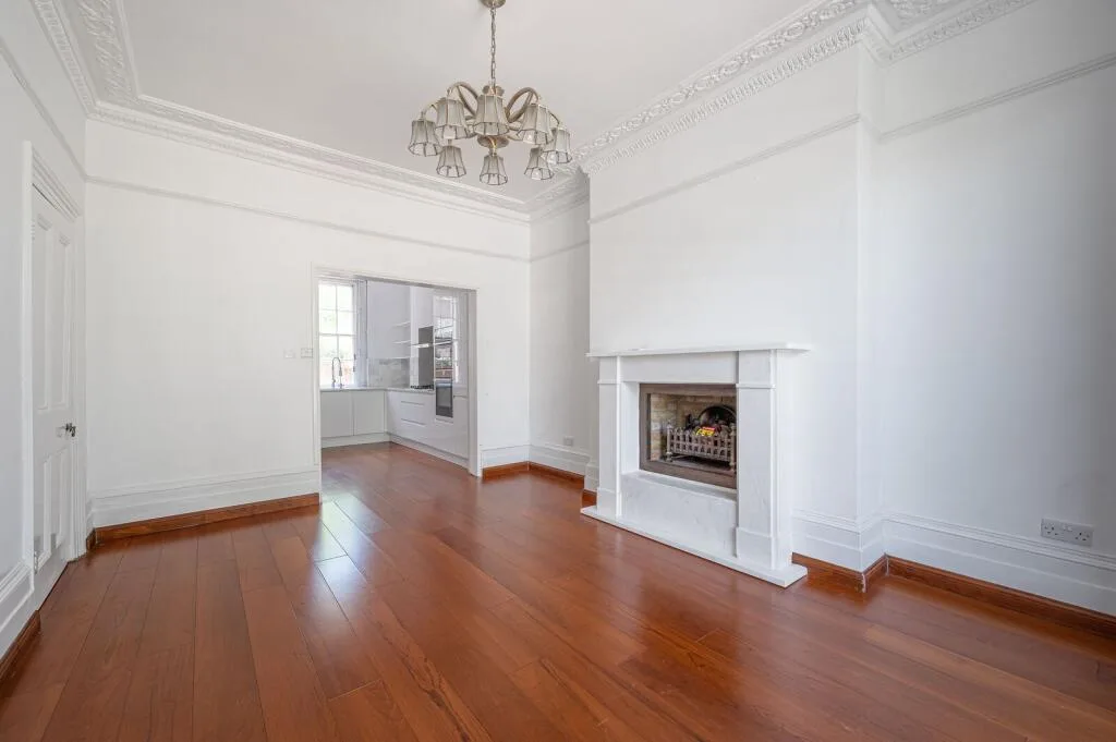 5 bedroom terraced house for rent