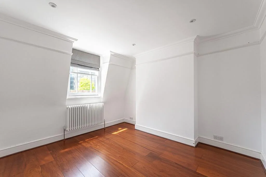 5 bedroom terraced house for rent