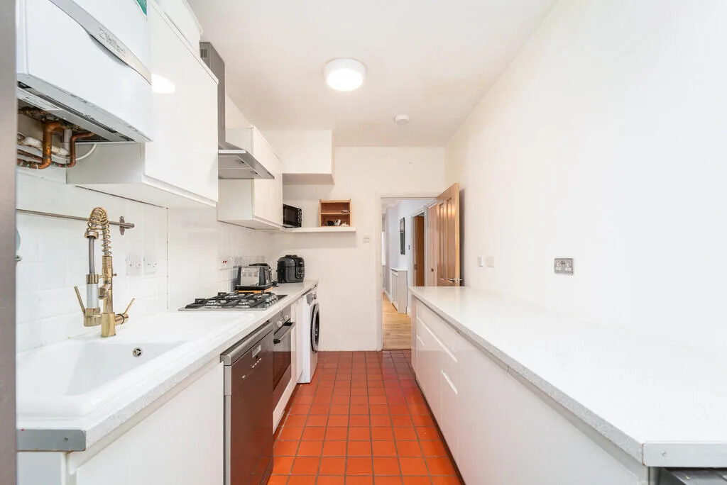 4 bedroom semi-detached house for rent