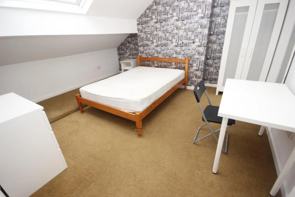 6 bedroom terraced house for rent