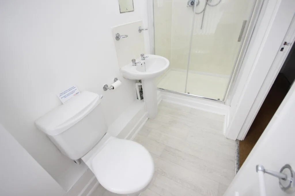 6 bedroom terraced house for rent
