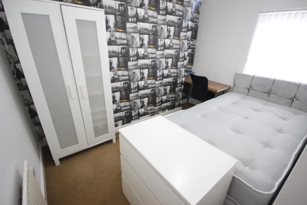 6 bedroom terraced house for rent