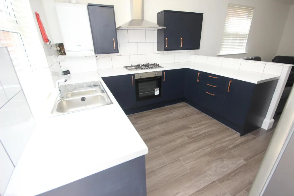 6 bedroom terraced house for rent