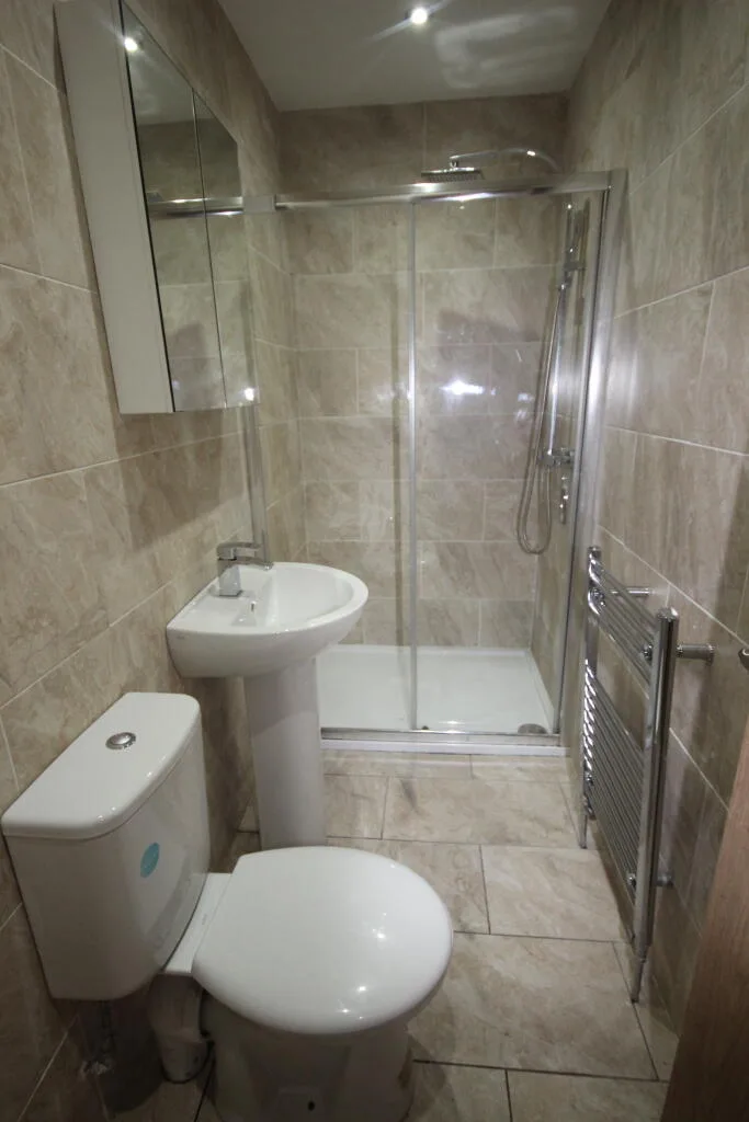 6 bedroom terraced house for rent